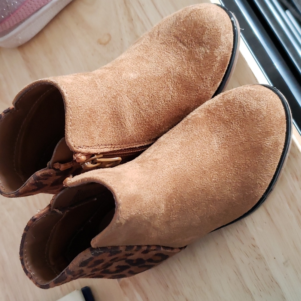 Todder girl booties